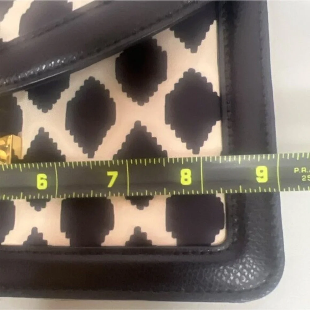 Vera Bradley Womens‎ Crossbody Bag Purse Geometric Ikat Print Flap Push Lock